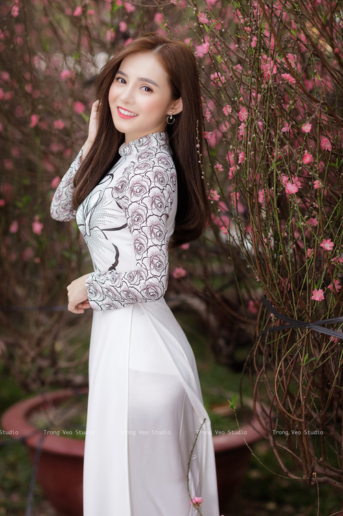 “腰旗橄榄球:东部新区赛场引发极限运动热潮”