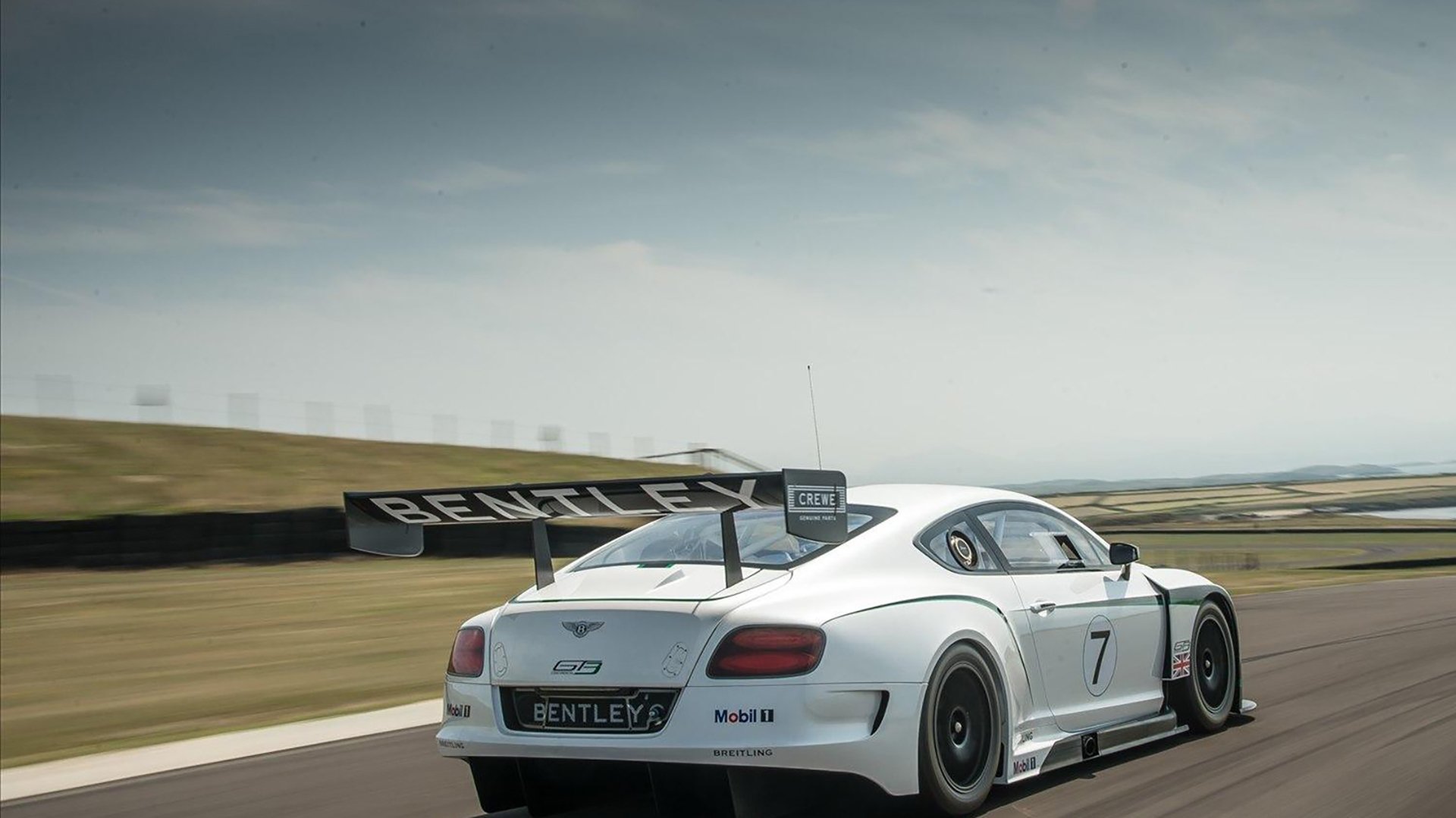 中国组合李亚杰与程子龙表现稳健夺目,李亚杰是谁