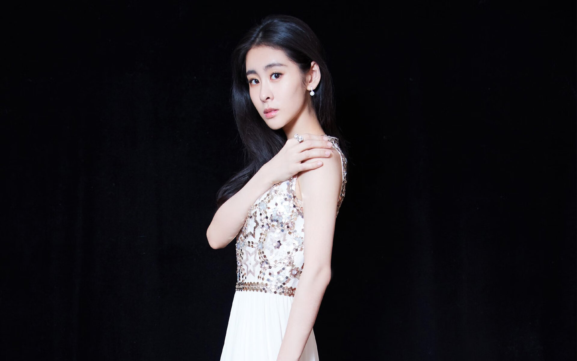 体育新闻中心聚焦城市夜间运动文化内容发布，晚间体育报道